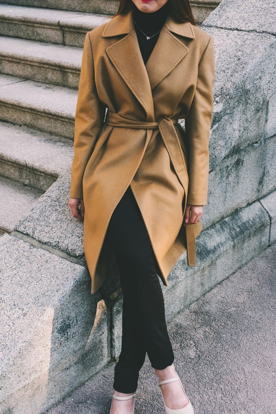 Mantella Aurelia Cashmere Coat in Cammello Naturale front view